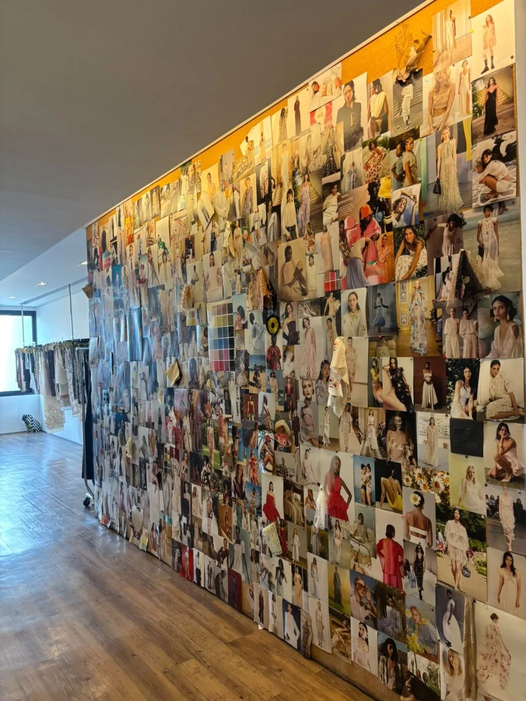 Parede de referências do showroom